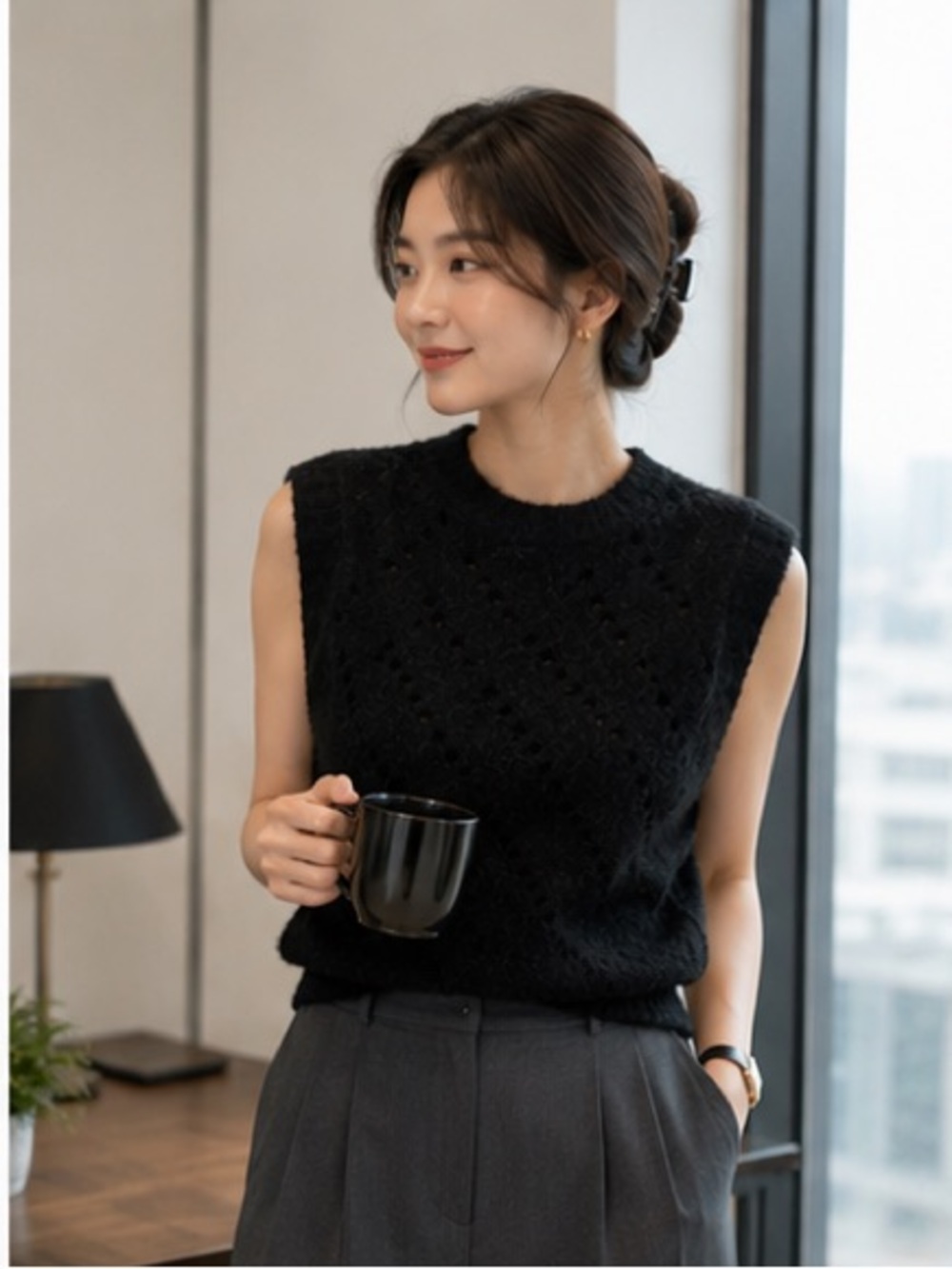🆕 Openwork Textured Sweater Vest Black Fall Layering Top S M L NWT